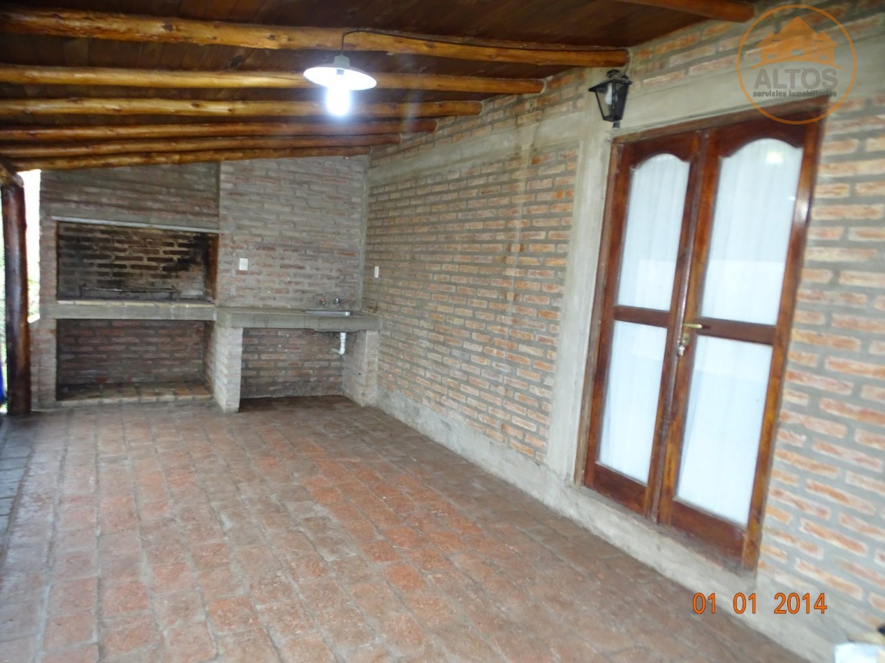 POTRERO DE GARAY-CASA ESQUINA DE DOS DORMITORIOS CON PILETA-TERRENO 1035M2-CORDOBA-ESCRITURA