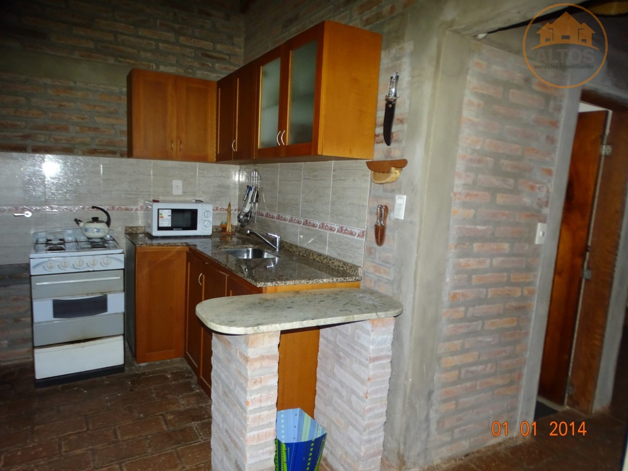 POTRERO DE GARAY-CASA ESQUINA DE DOS DORMITORIOS CON PILETA-TERRENO 1035M2-CORDOBA-ESCRITURA