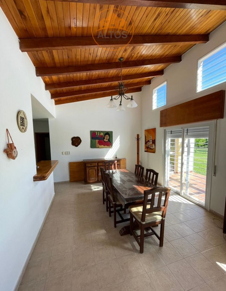 CASA CON PILETA EN TERRENO ESQ 3.000M2-BARRIO RESIDENCIAL-POTRERO DE GARAY-CORDOBA-ESCRITURA