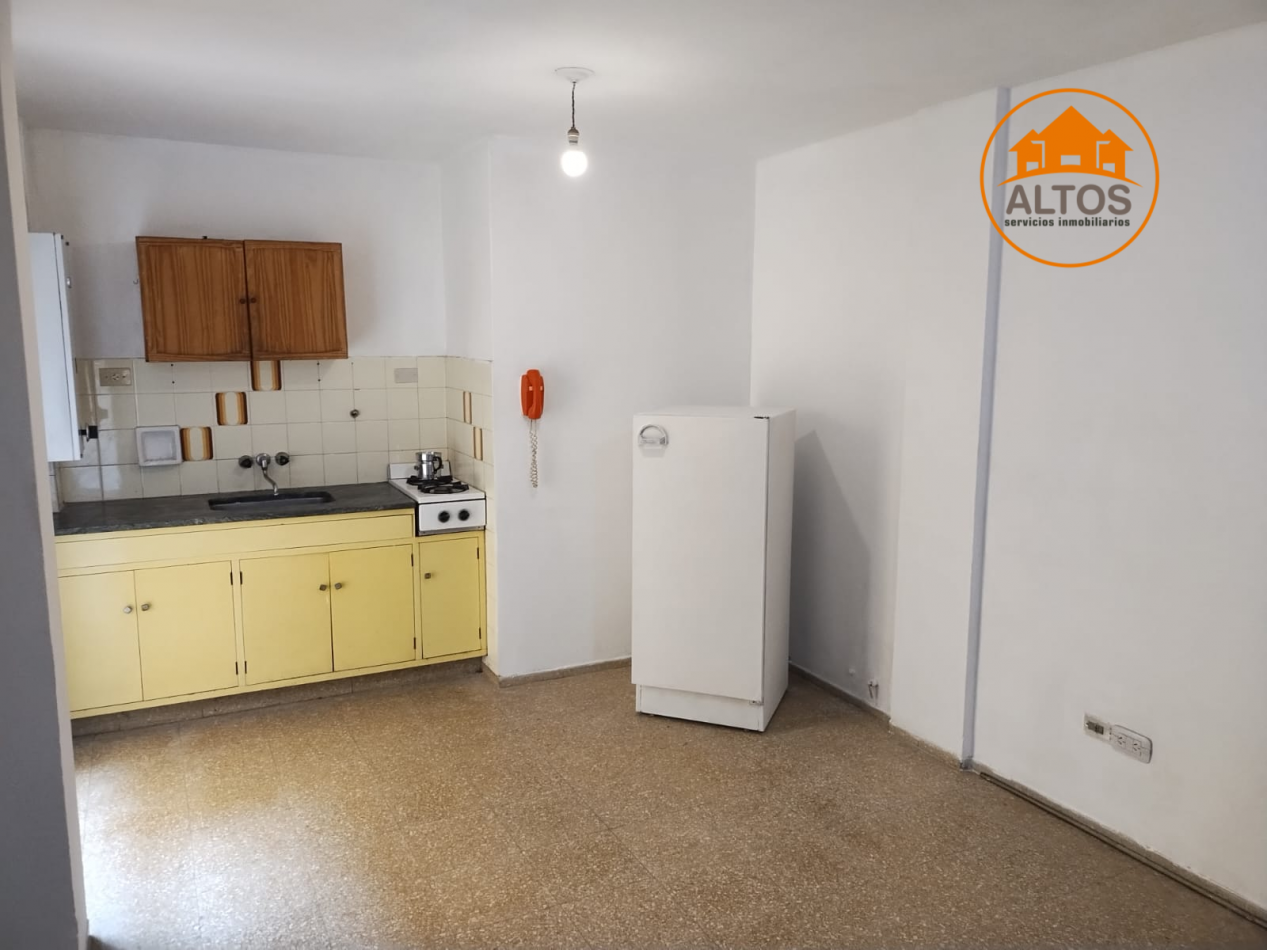 DPTO-1 DORM- PISO ALTO-DESOCUPADO- AV. MAIPU N°100-CENTRO 