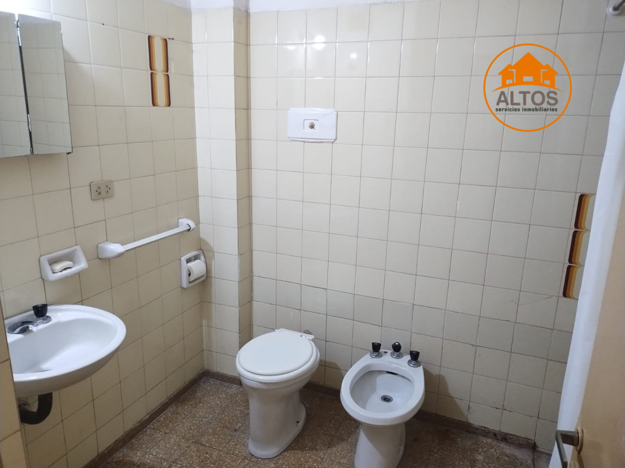 DPTO-1 DORM- PISO ALTO-DESOCUPADO- AV. MAIPU N°100-CENTRO 