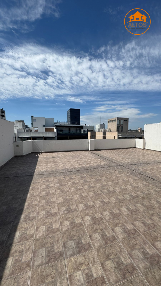 ¡OPORTUNIDAD! DPTO DESOCUPADO-2 DORM-FRENTE-PISO ALTO-TERRAZA C/QUINCHO Y ASADOR. BARRIO GENERAL PAZ.