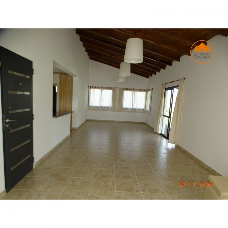 CASA MUY LUMINOSA Y AMPLIA A ESTRENAR-TERRENO 1.224M2-DOS DORMITORIOS-TRES BAÑOS-GALERIA-QUINCHO-PILETA-POTRERO DE GARAY-CORDOBA-ESCRITURA
