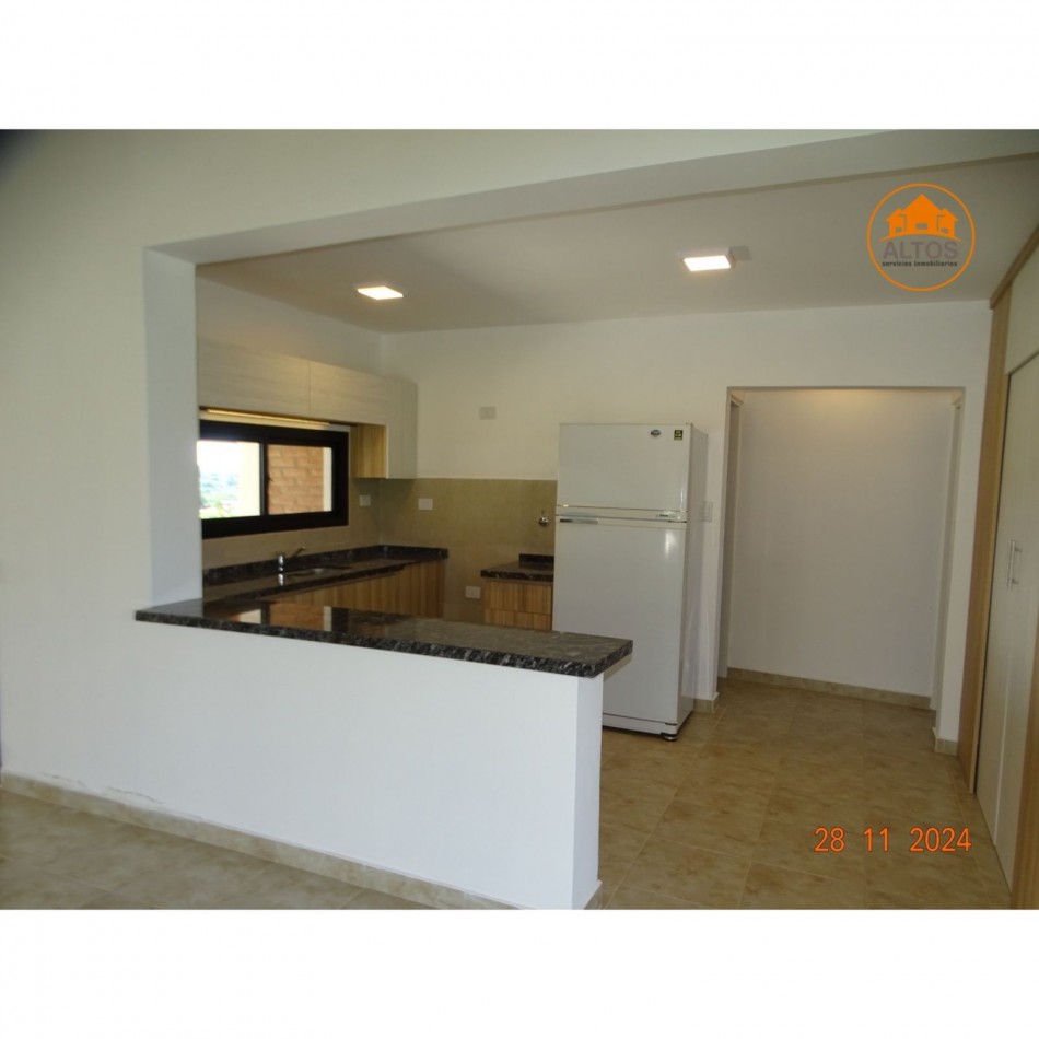 CASA MUY LUMINOSA Y AMPLIA A ESTRENAR-TERRENO 1.224M2-DOS DORMITORIOS-TRES BAÑOS-GALERIA-QUINCHO-PILETA-POTRERO DE GARAY-CORDOBA-ESCRITURA
