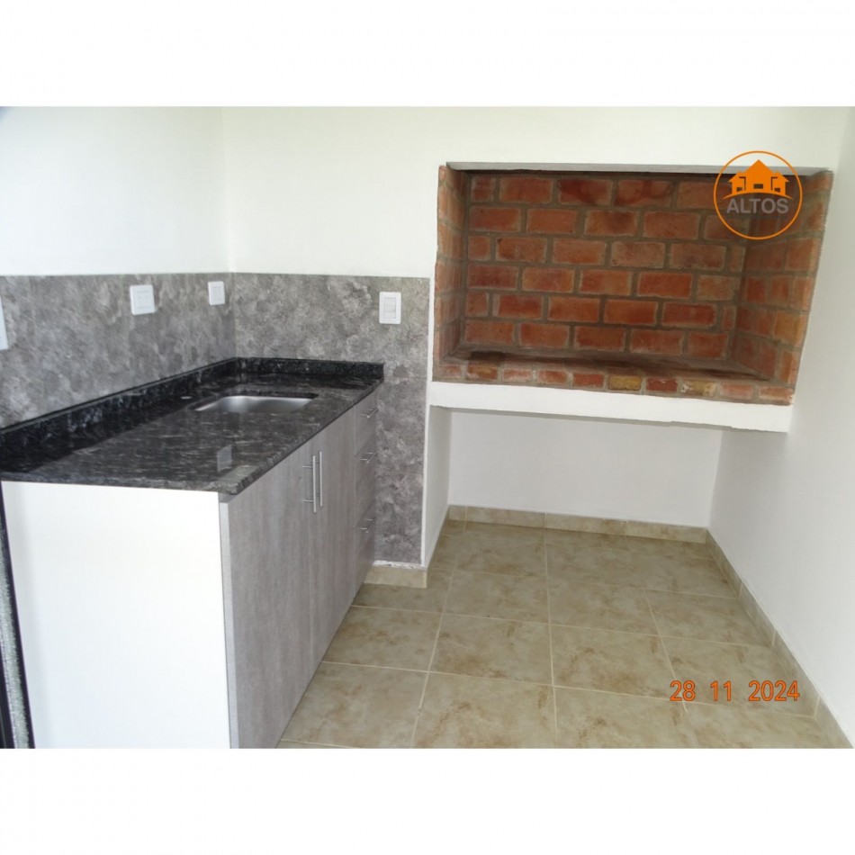 CASA MUY LUMINOSA Y AMPLIA A ESTRENAR-TERRENO 1.224M2-DOS DORMITORIOS-TRES BAÑOS-GALERIA-QUINCHO-PILETA-POTRERO DE GARAY-CORDOBA-ESCRITURA