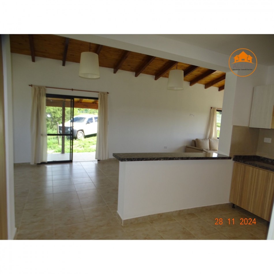 CASA MUY LUMINOSA Y AMPLIA A ESTRENAR-TERRENO 1.224M2-DOS DORMITORIOS-TRES BAÑOS-GALERIA-QUINCHO-PILETA-POTRERO DE GARAY-CORDOBA-ESCRITURA