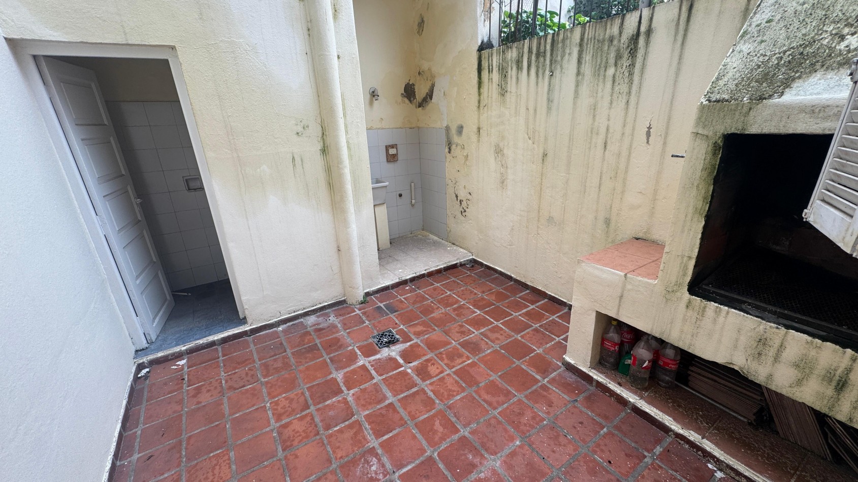 PH EN PLANTA BAJA. 3 DORM. COCHERA. 2 PATIOS INTERNOS. DESOCUPADA. ESCRITURA. BARRIO ALTA CORDOBA