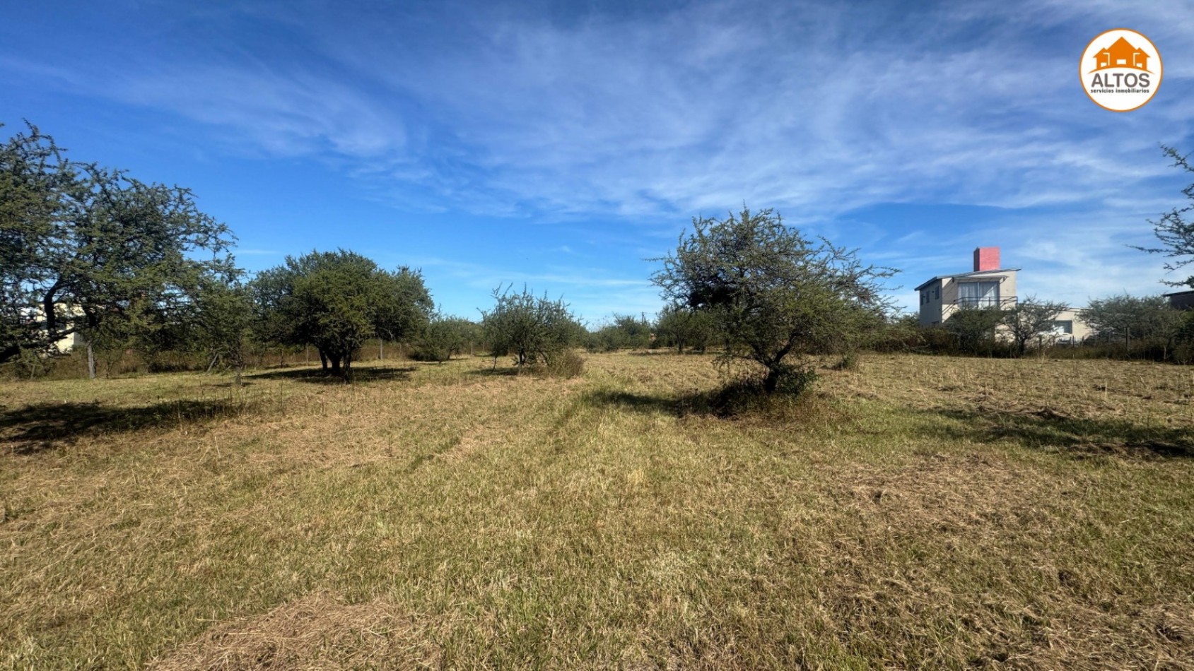 TERRENOS MUY CERCA DEL LAGO LOS MOLINOS EN BARRIO DEL LAGO -POTRERO DE GARAY-CORDOBA-ESCRITURA