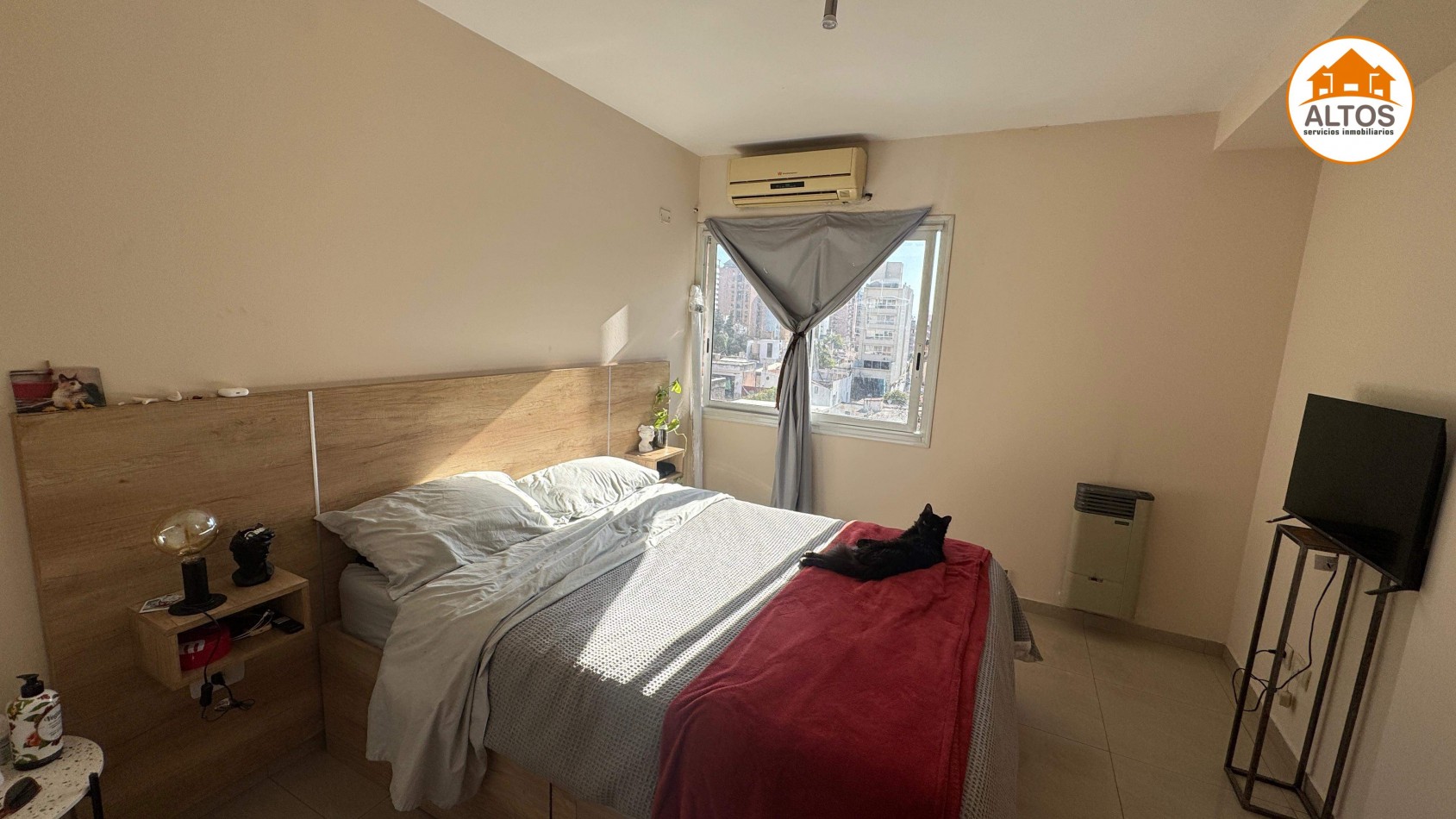 DPTO PISO 6TO - 1 DORM. - BOLIVAR AL 300 - BARRIO CENTRO - ESCRITURA.