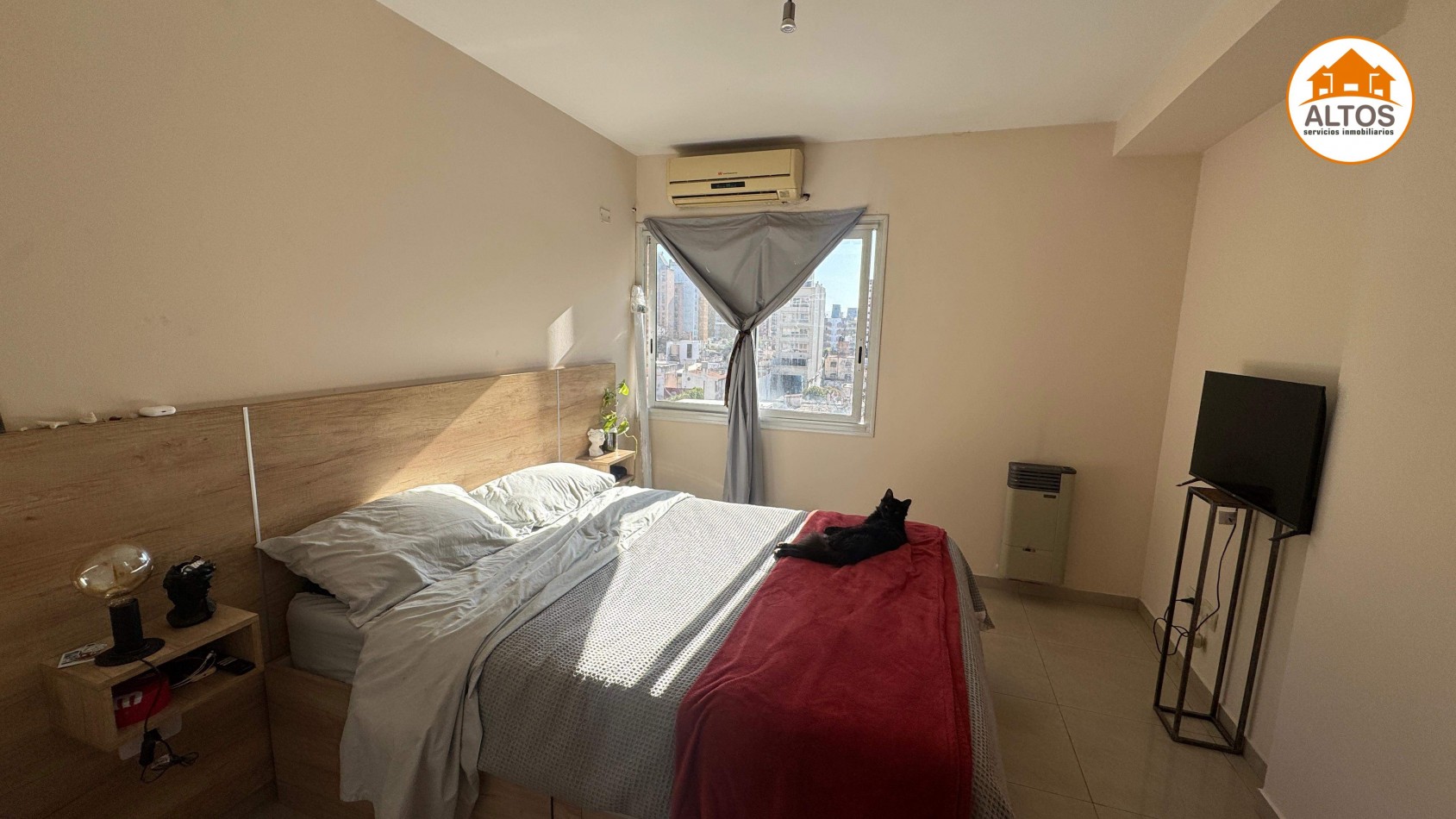 DPTO PISO 6TO - 1 DORM. - BOLIVAR AL 300 - BARRIO CENTRO - ESCRITURA.