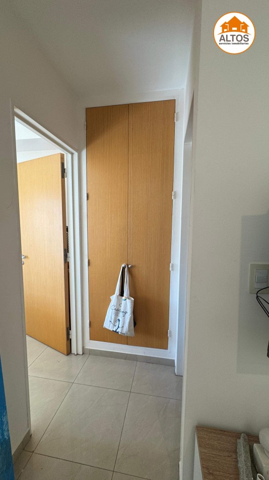 DPTO PISO 6TO - 1 DORM. - BOLIVAR AL 300 - BARRIO CENTRO - ESCRITURA.