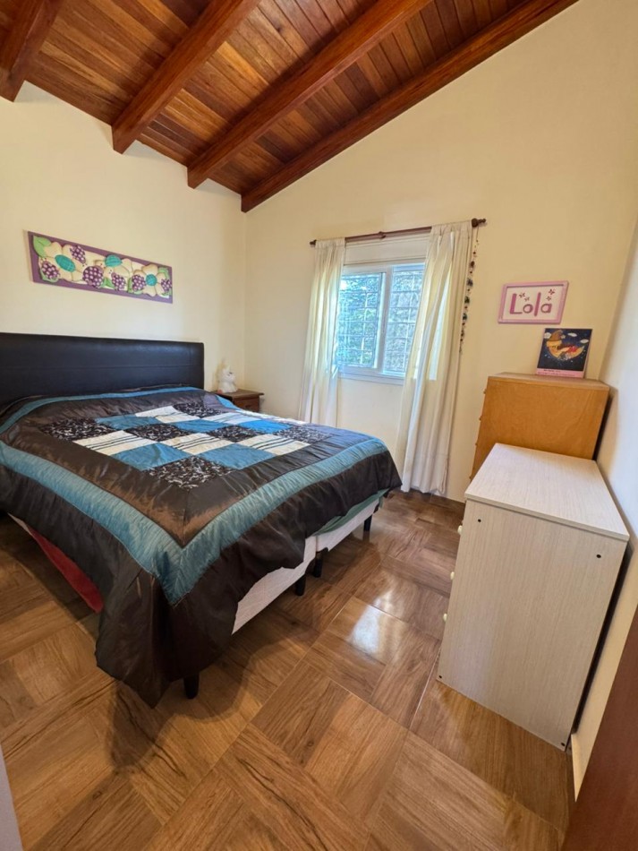CASA TRES DORMITORIOS, CON AMPLIO TERRENO, PILETA, CUARTO DE GUARDADO, TRES BAÑOS-POTRERO DE GARAY-CORDOBA-ESCRITURA