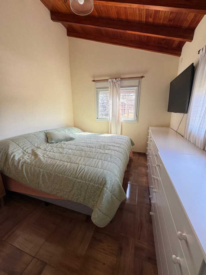 CASA TRES DORMITORIOS, CON AMPLIO TERRENO, PILETA, CUARTO DE GUARDADO, TRES BAÑOS-POTRERO DE GARAY-CORDOBA-ESCRITURA
