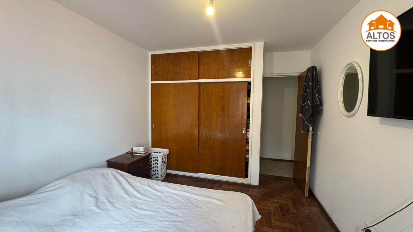 BARRIO LOMAS DE SAN MARTIN - VENTA DPTO 2 DORM. C/PATIO + COCHERA - ESCRITURA