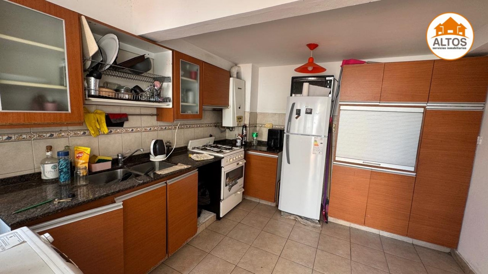 BARRIO LOMAS DE SAN MARTIN - VENTA DPTO 2 DORM. C/PATIO + COCHERA - ESCRITURA