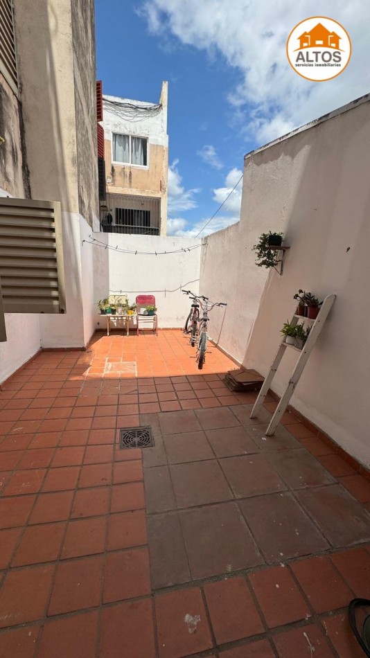 BARRIO LOMAS DE SAN MARTIN - VENTA DPTO 2 DORM. C/PATIO + COCHERA - ESCRITURA
