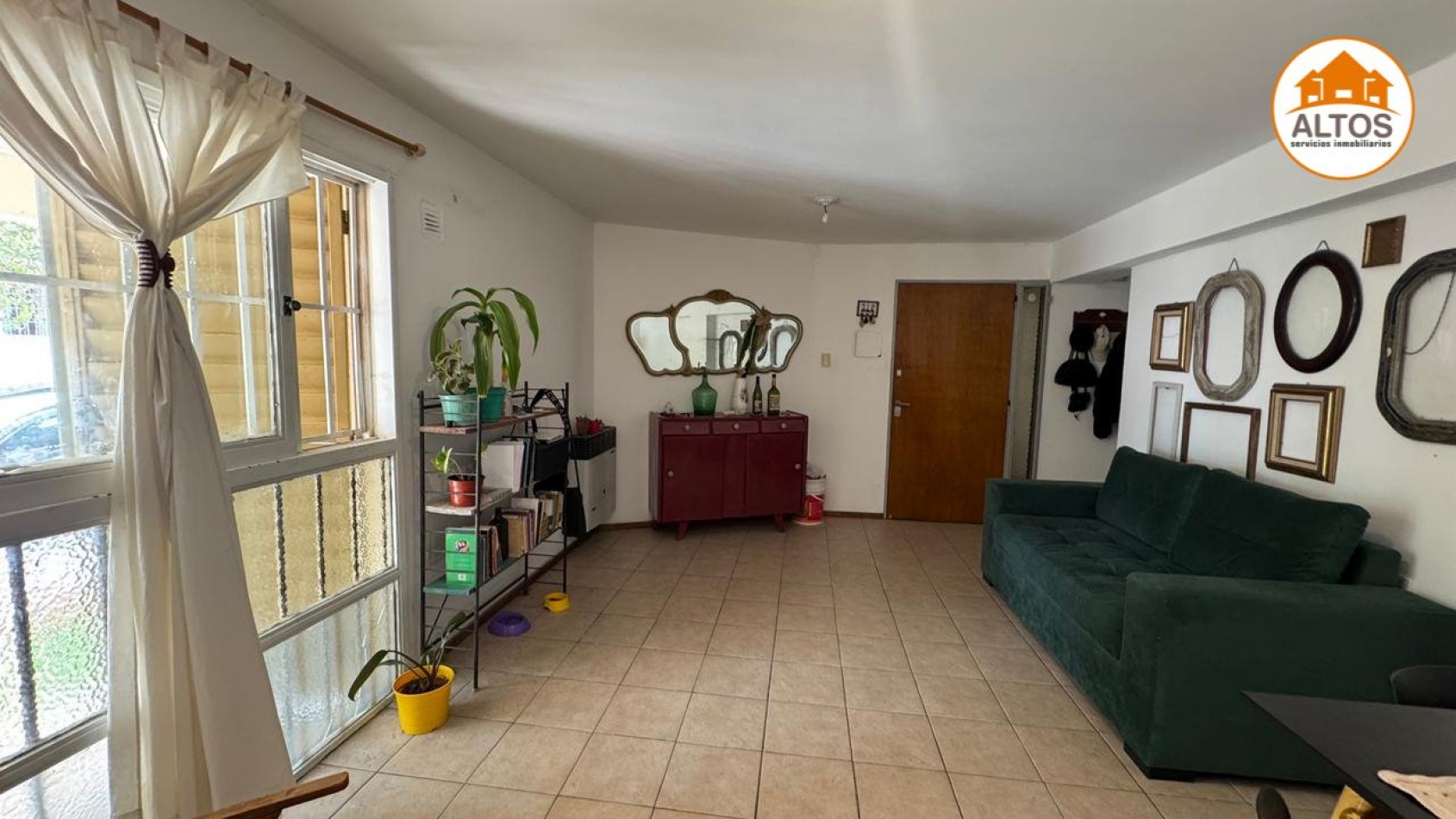 BARRIO LOMAS DE SAN MARTIN - VENTA DPTO 2 DORM. C/PATIO + COCHERA - ESCRITURA