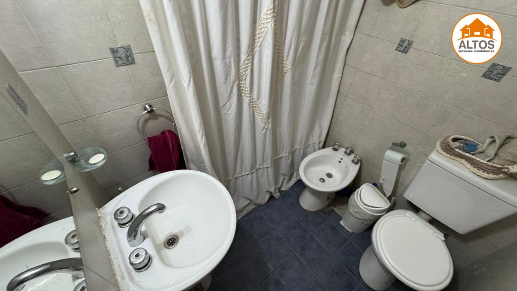 BARRIO LOMAS DE SAN MARTIN - VENTA DPTO 2 DORM. C/PATIO + COCHERA - ESCRITURA