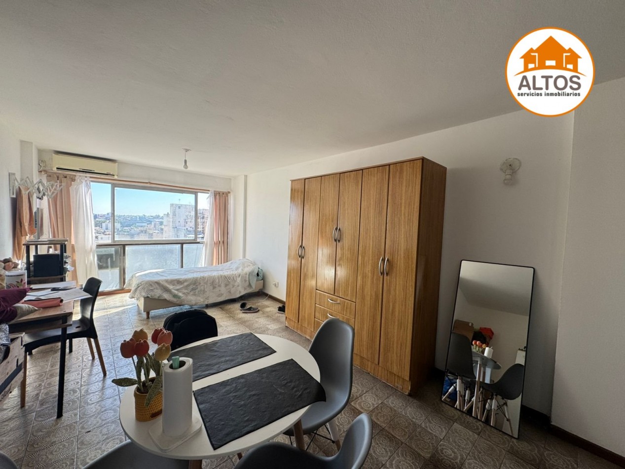 B° CENTRO - RIVADAVIA 150 - GALERIA LA MERCED - MONOAMBIENTE-  ESCRITURA