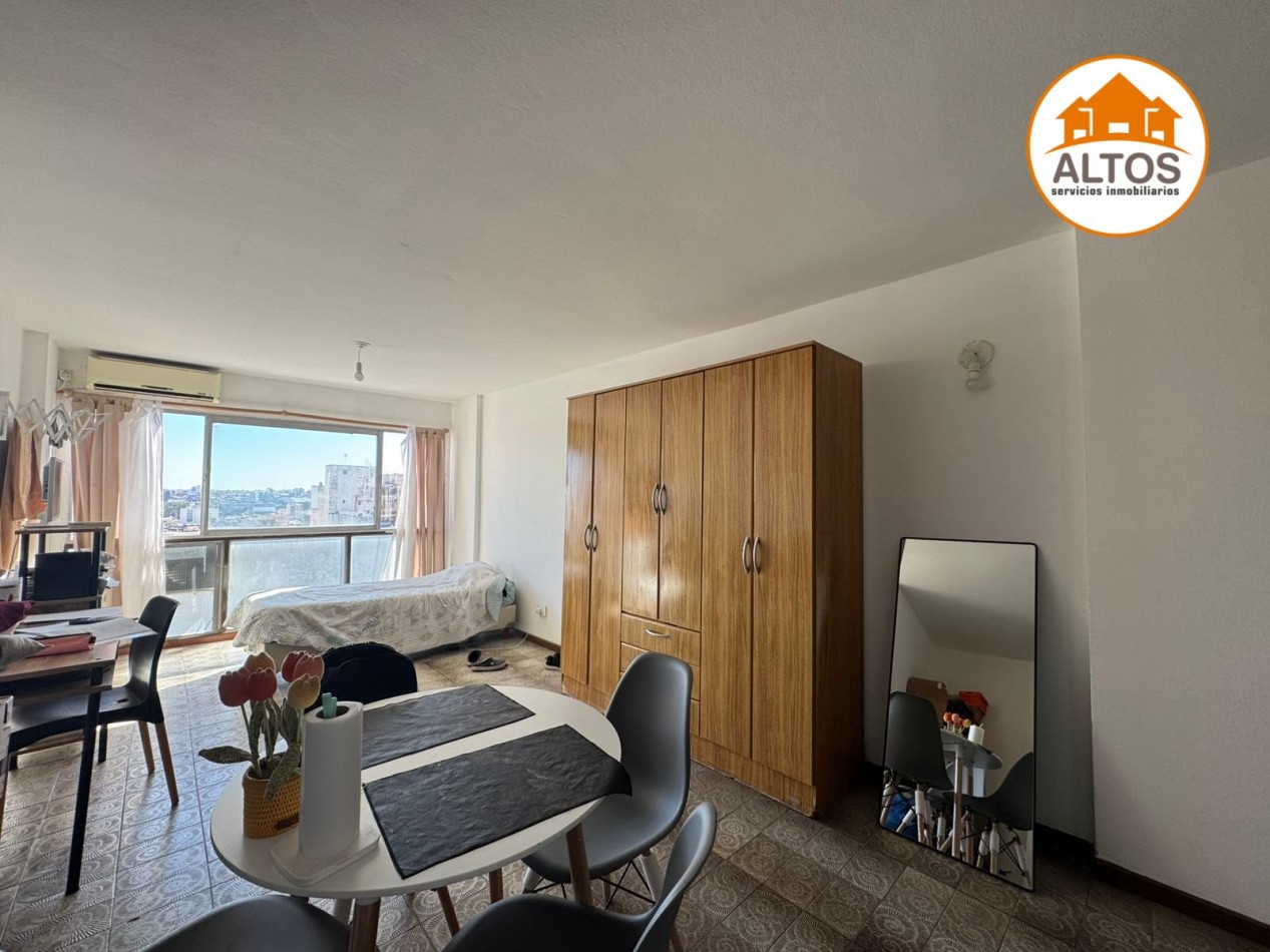 B° CENTRO - RIVADAVIA 150 - GALERIA LA MERCED - MONOAMBIENTE-  ESCRITURA