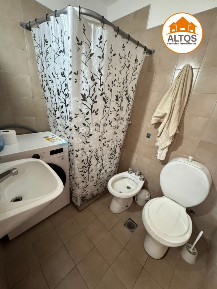 B° CENTRO - RIVADAVIA 150 - GALERIA LA MERCED - MONOAMBIENTE-  ESCRITURA