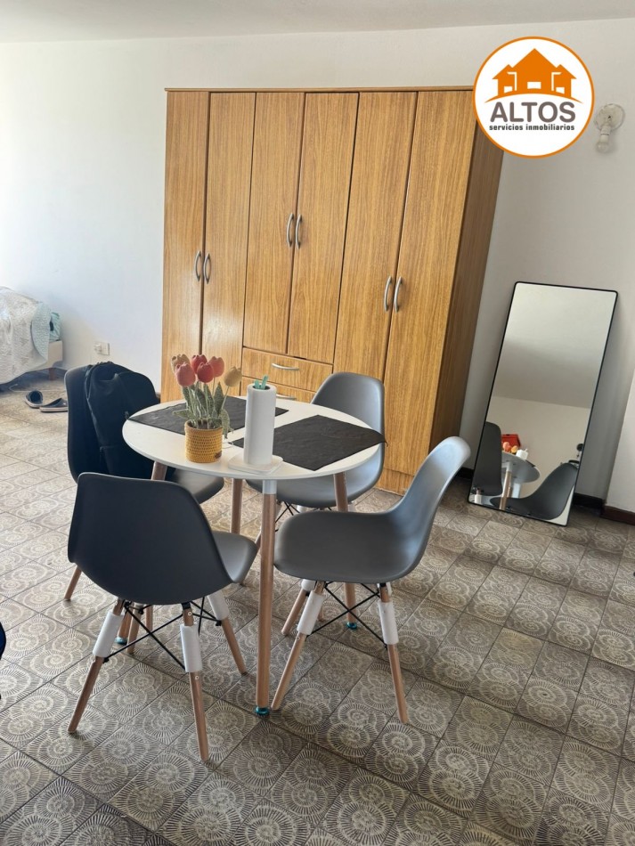 B° CENTRO - RIVADAVIA 150 - GALERIA LA MERCED - MONOAMBIENTE-  ESCRITURA