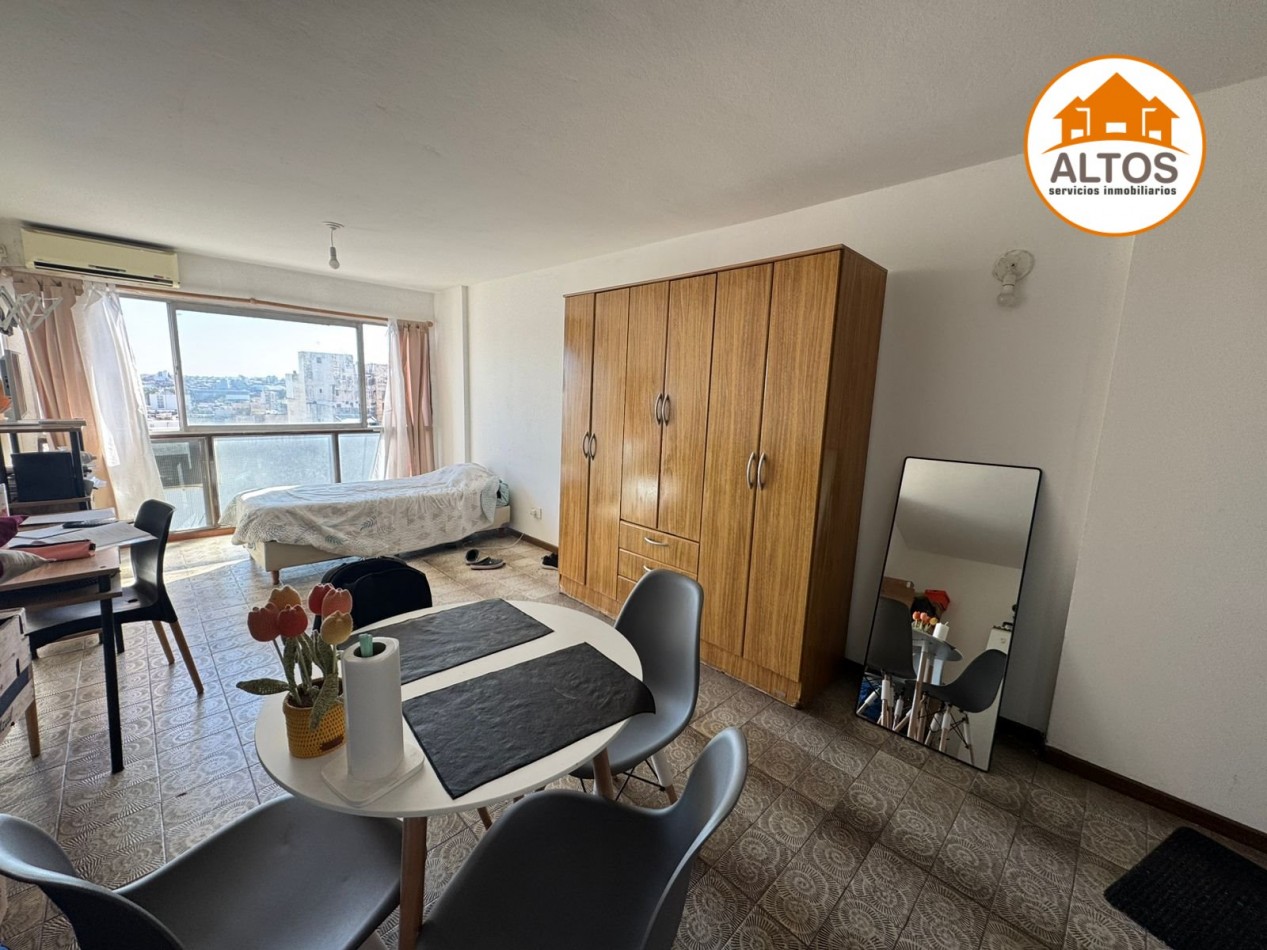 B° CENTRO - RIVADAVIA 150 - GALERIA LA MERCED - MONOAMBIENTE-  ESCRITURA