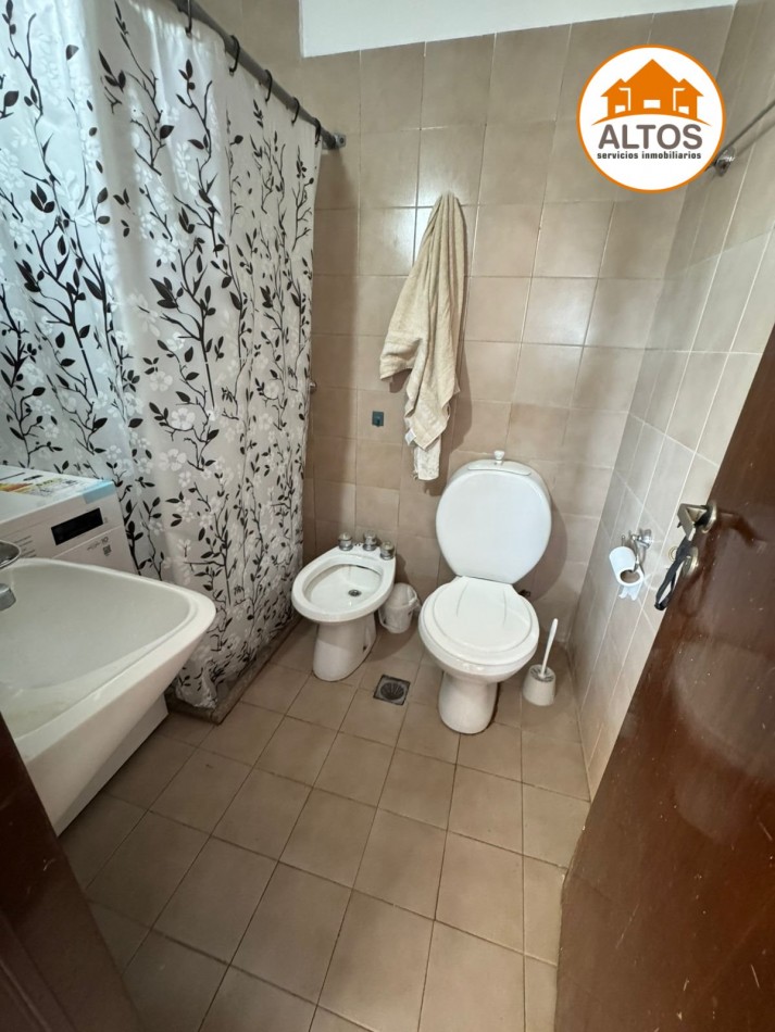 B° CENTRO - RIVADAVIA 150 - GALERIA LA MERCED - MONOAMBIENTE-  ESCRITURA