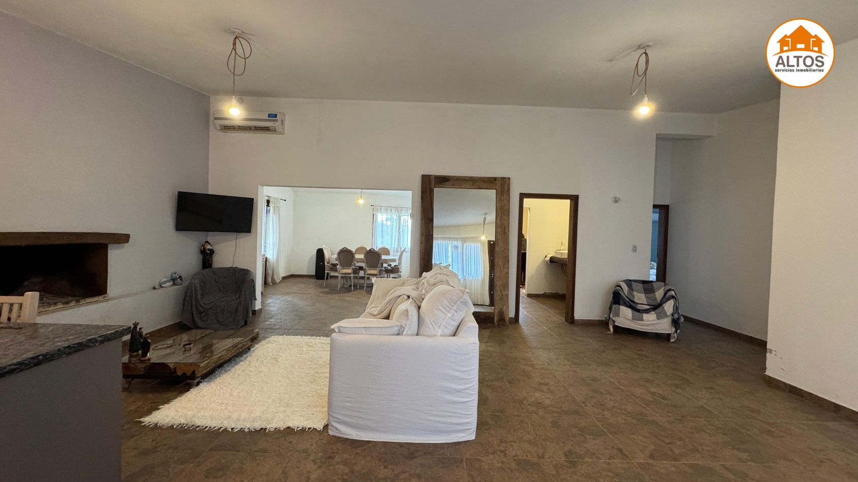 CASA QUINTA APTO USO COMERCIAL - TERRENO ESQ  5.000M2 - SUP CUBIERTA 615M2 - ESCRITURA - AV. VALPARAISO AL 7.000 