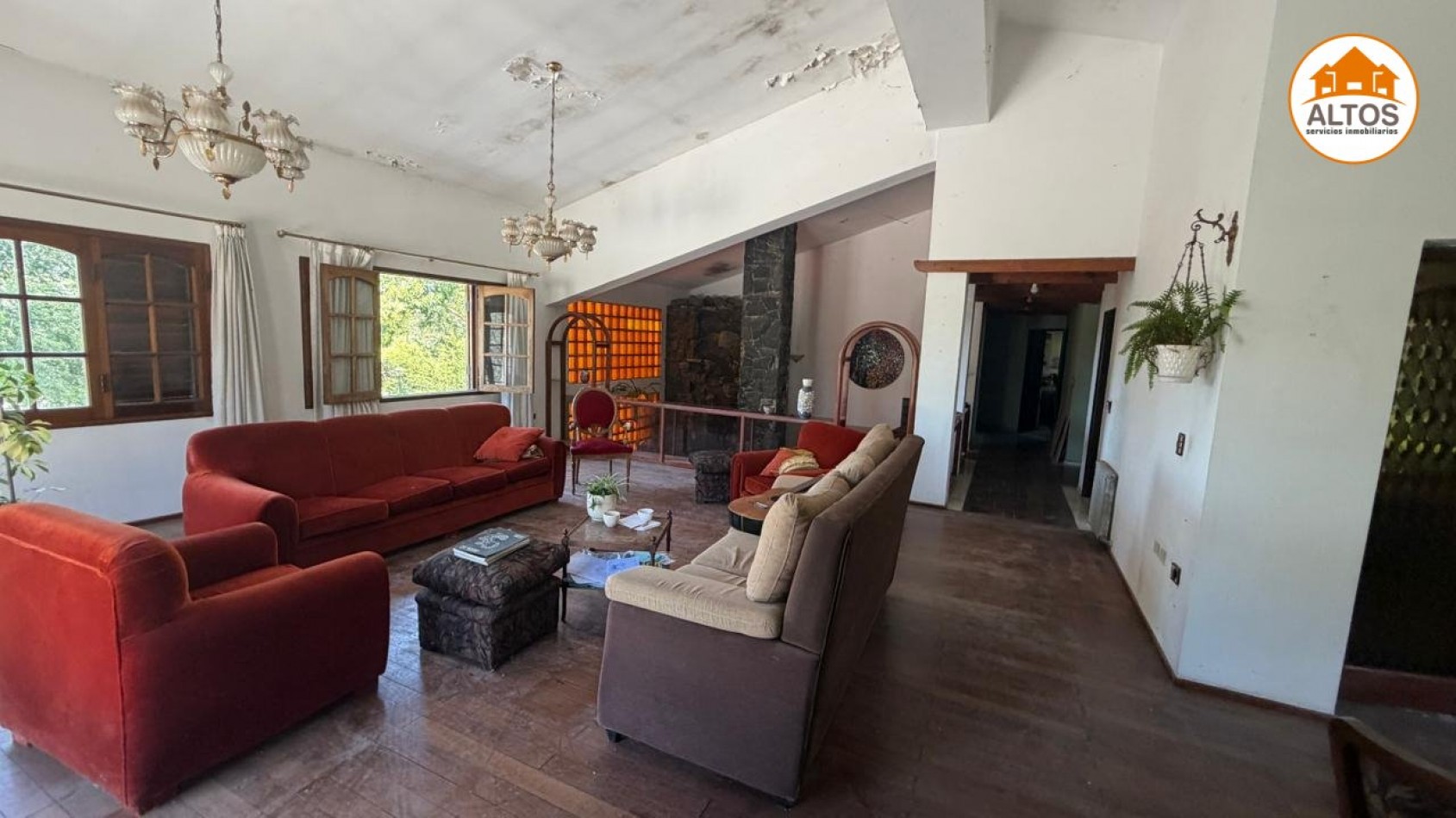 IMPONENTE INMUEBLE EN MENDIOLAZA - UBICACION ESTRATEGICA SOBRE JOSE DE CALAZANS AL 700 - APTO USO COMERCIAL Y PROFESIONAL - TERRENO 4.190M2 