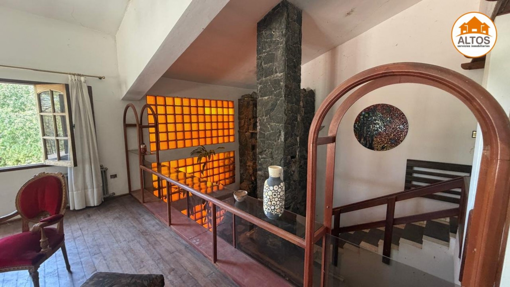 IMPONENTE INMUEBLE EN MENDIOLAZA - UBICACION ESTRATEGICA SOBRE JOSE DE CALAZANS AL 700 - APTO USO COMERCIAL Y PROFESIONAL - TERRENO 4.190M2 