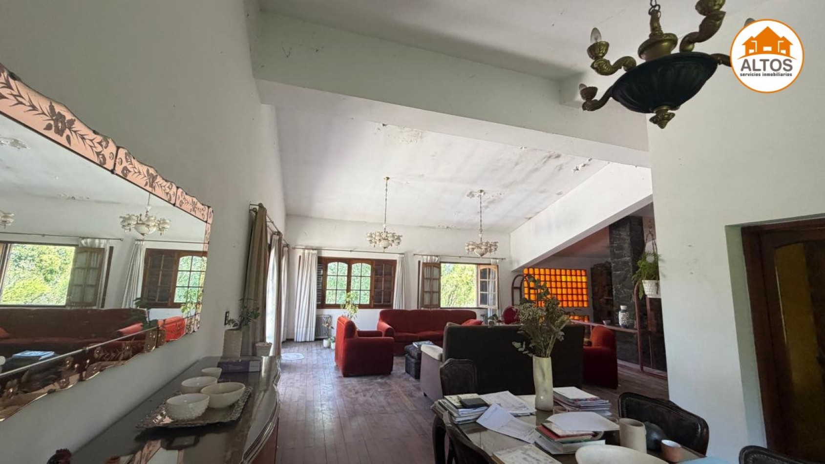 IMPONENTE INMUEBLE EN MENDIOLAZA - UBICACION ESTRATEGICA SOBRE JOSE DE CALAZANS AL 700 - APTO USO COMERCIAL Y PROFESIONAL - TERRENO 4.190M2 