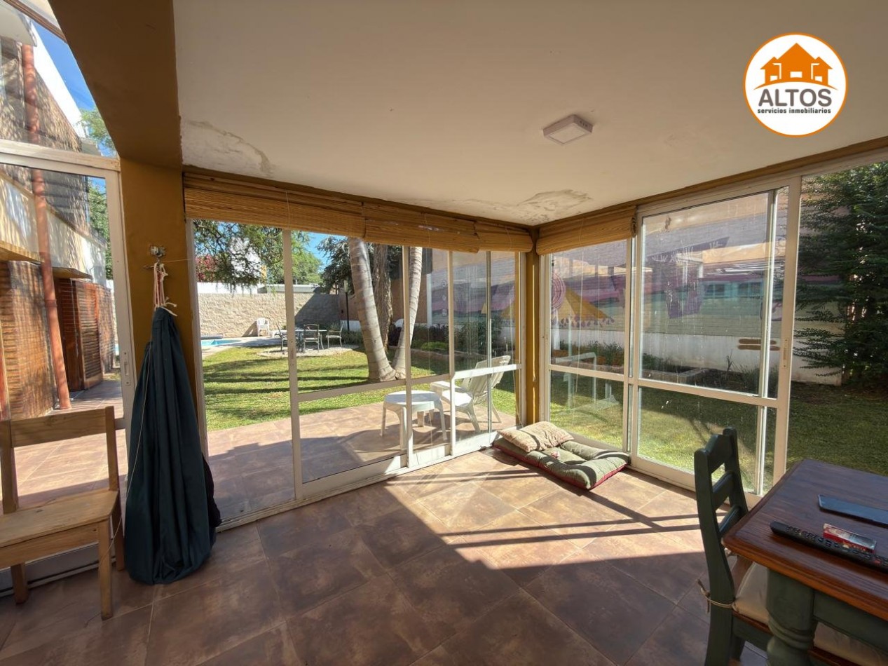 CASA 3 DORM. - 3BÑOS - COCHERA DOBLE - VILLA ALLENDE 