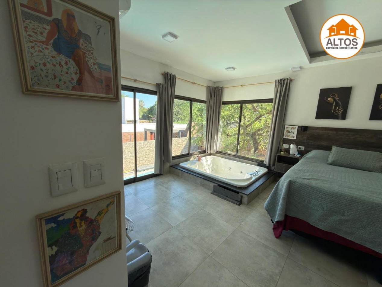 CASA 3 DORM. - 3BÑOS - COCHERA DOBLE - VILLA ALLENDE 