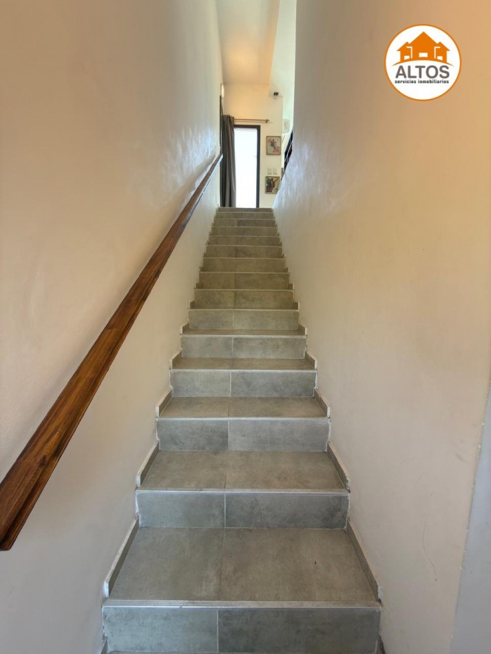 CASA 3 DORM. - 3BÑOS - COCHERA DOBLE - VILLA ALLENDE 