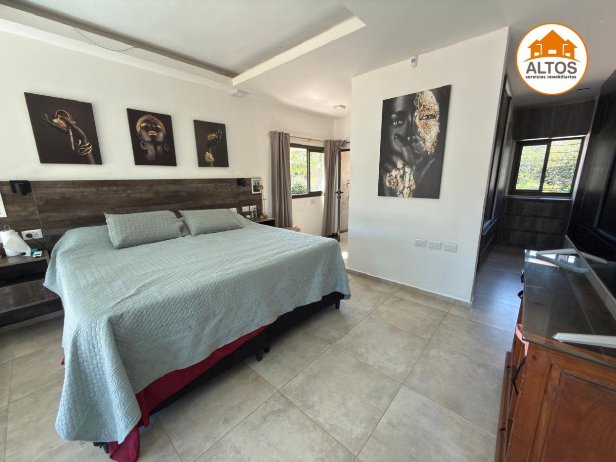 CASA 3 DORM. - 3BÑOS - COCHERA DOBLE - VILLA ALLENDE 