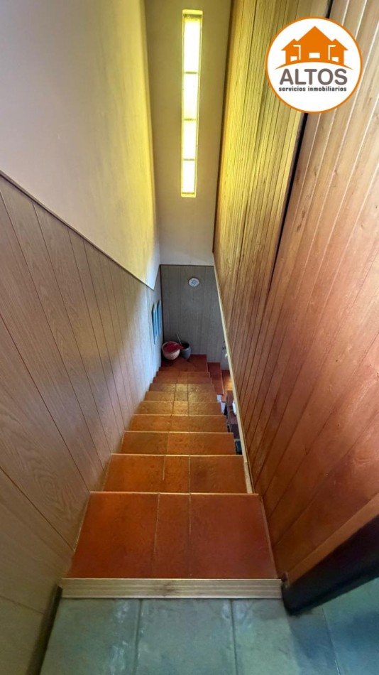 CASA 4 DORM. - 2BÑOS - COCHERA DOBLE - RESIDENCIAL SAN CARLOS - ZONA SUR CORDOBA.