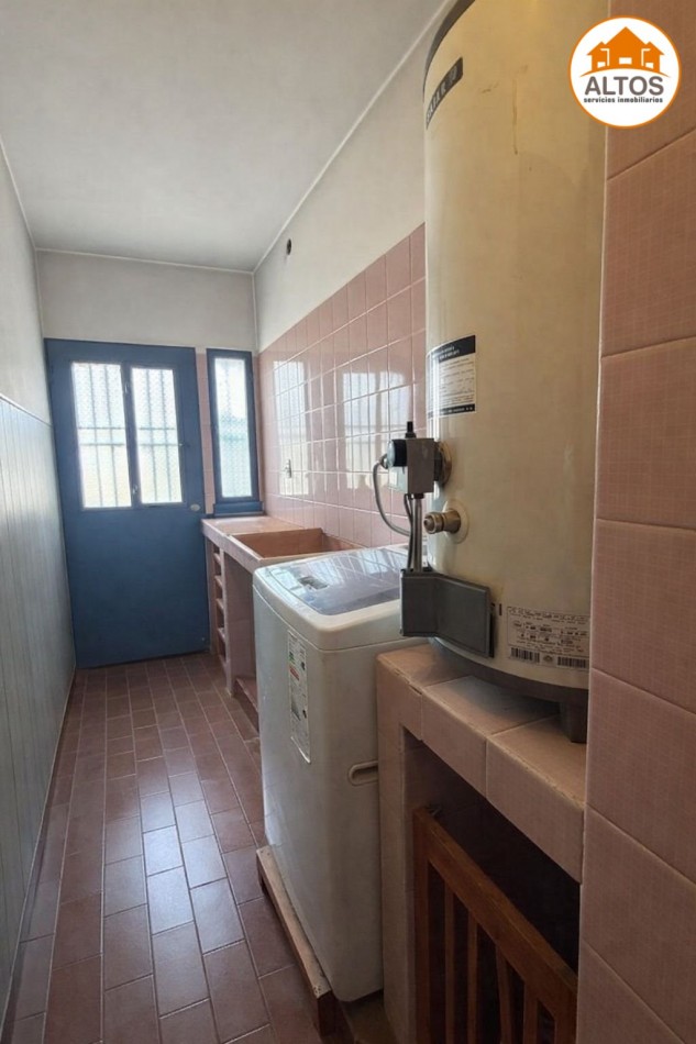 CASA 4 DORM. - 2BÑOS - COCHERA DOBLE - RESIDENCIAL SAN CARLOS - ZONA SUR CORDOBA.