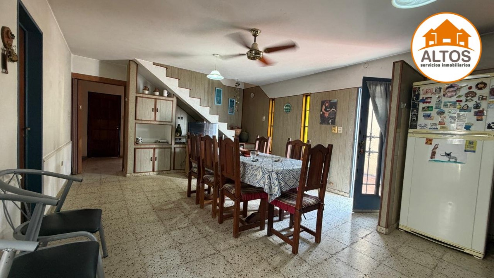 CASA 4 DORM. - 2BÑOS - COCHERA DOBLE - RESIDENCIAL SAN CARLOS - ZONA SUR CORDOBA.