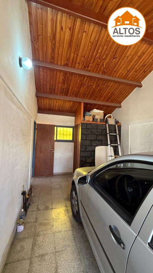 CASA 4 DORM. - 2BÑOS - COCHERA DOBLE - RESIDENCIAL SAN CARLOS - ZONA SUR CORDOBA.