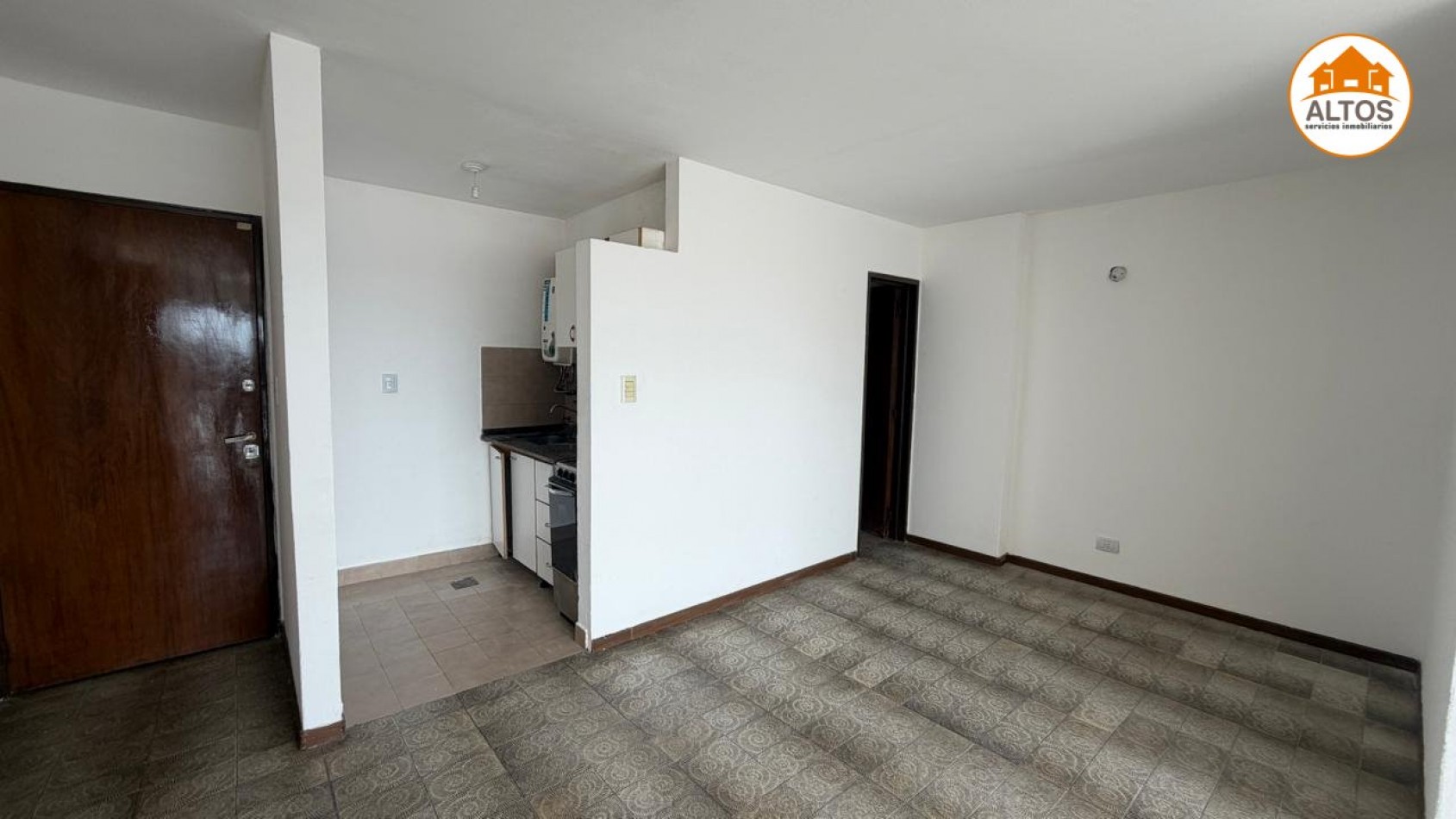 B° CENTRO - RIVADAVIA 150 - GALERIA LA MERCED - MONOAMBIENTE-  ESCRITURA