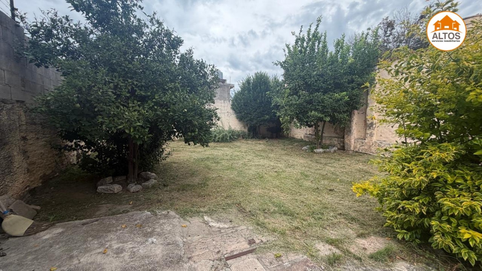 B° SARMIENTO -CASA 2 DORM. - 1BÑO - COCHERA - CORDOBA 