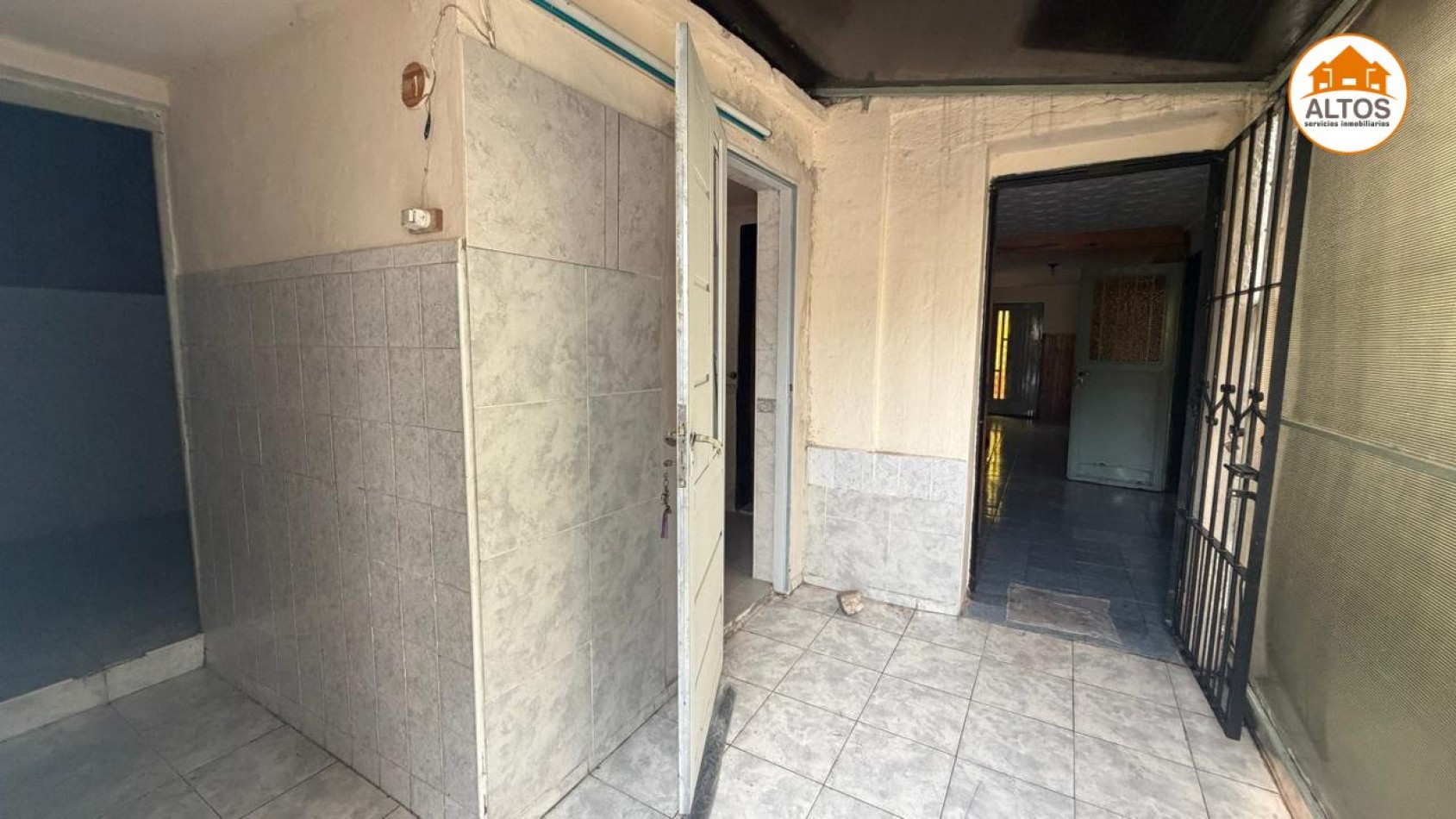 B° SARMIENTO -CASA 2 DORM. - 1BÑO - COCHERA - CORDOBA 