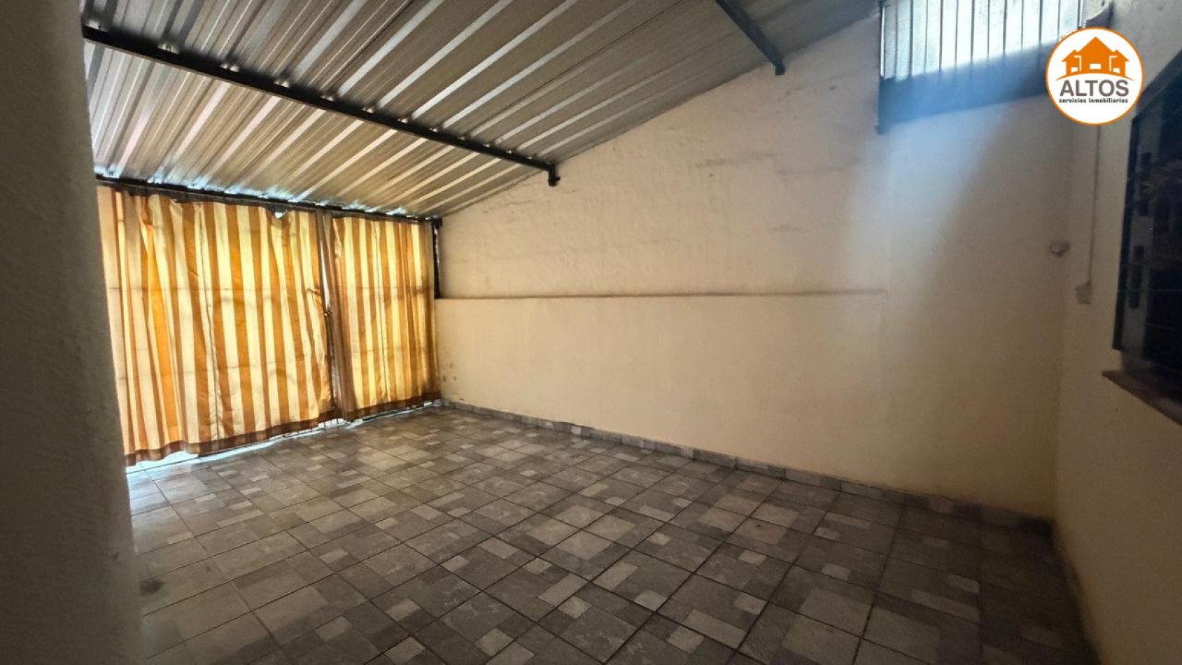 B° SARMIENTO -CASA 2 DORM. - 1BÑO - COCHERA - CORDOBA 