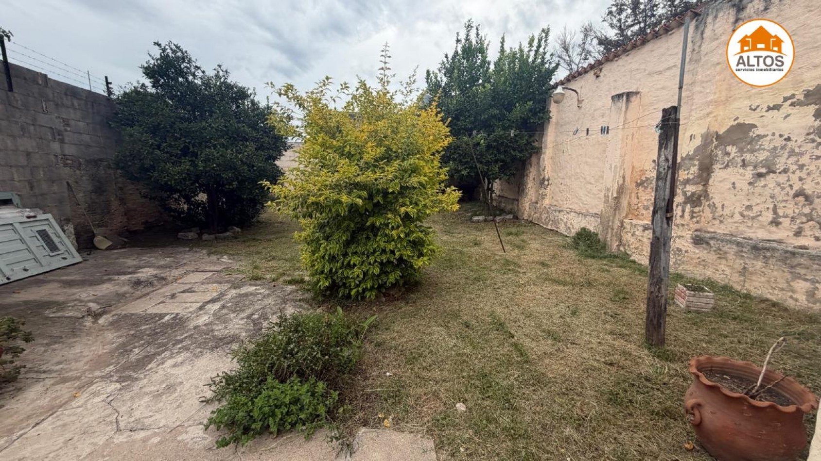 B° SARMIENTO -CASA 2 DORM. - 1BÑO - COCHERA - CORDOBA 