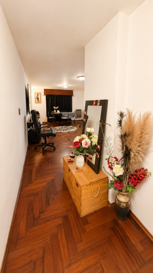 DEPARTAMENTO 3 DORM. - 3 BAÑOS - COCHERA- FRENTE- NUEVA CORDOBA.
