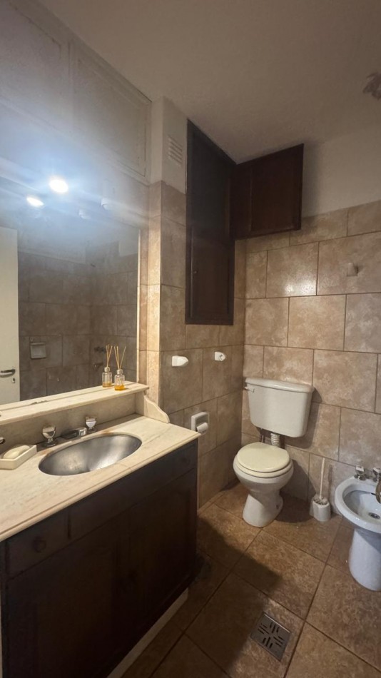 DEPARTAMENTO 2 DORM. -2 BAÑOS - BALCON- FRENTE- S/ BV. CHACABUCO 1.100. NUEVA CORDOBA.
