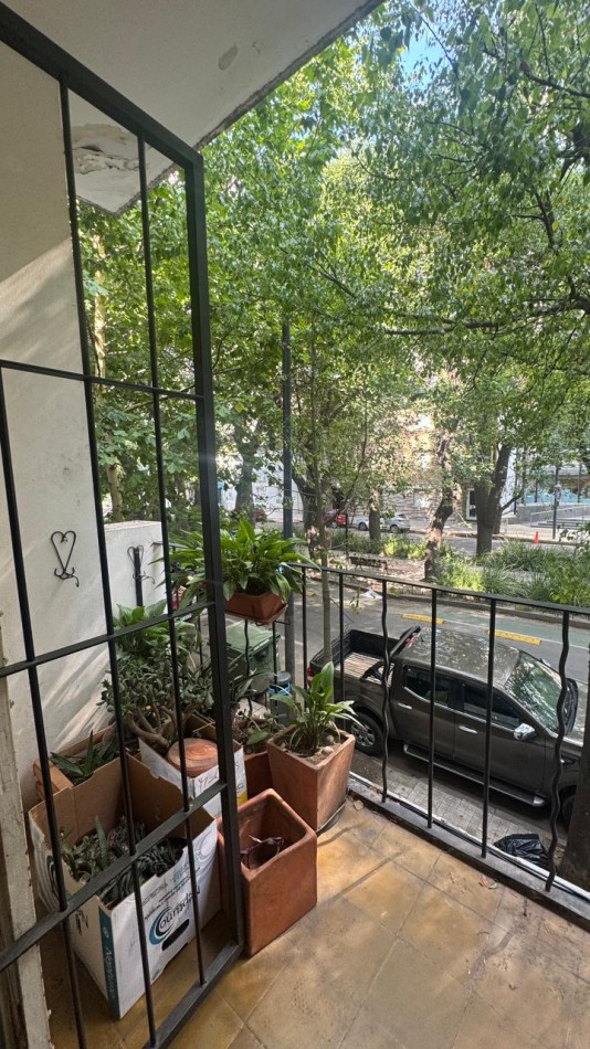 DEPARTAMENTO 2 DORM. -2 BAÑOS - BALCON- FRENTE- S/ BV. CHACABUCO 1.100. NUEVA CORDOBA.