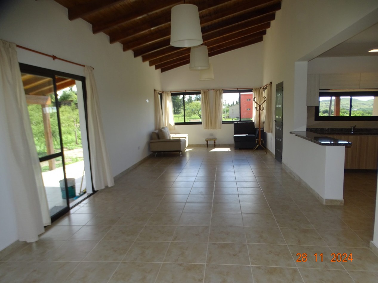 POTRERO DE GARAY-CASA MUY LUMINOSA Y AMPLIA A ESTRENAR-TERRENO 1.224M2-DOS DORMITORIOS-TRES BAÑOS-GALERIA-QUINCHO-PILETA-CORDOBA-ESCRITURA