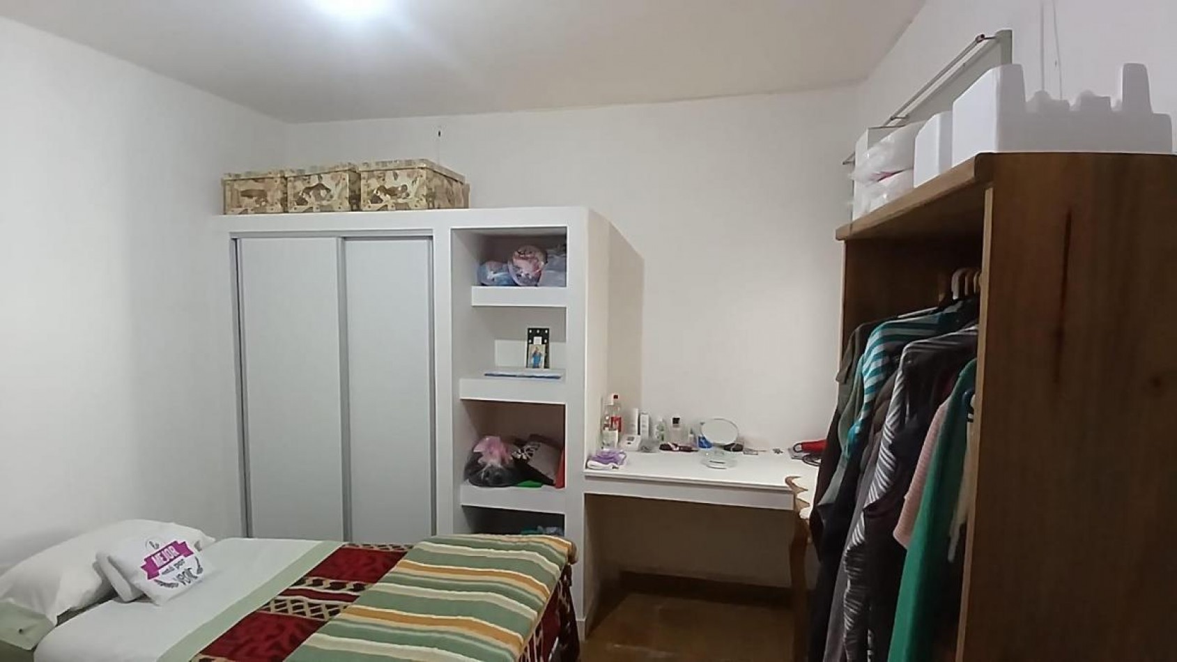 IDEAL INVERSOR - CASA A RECICLAR 3 DORM. GARAJE DOBLE - PATIO - A MTS DE AV. ARMADA ARGENTINA